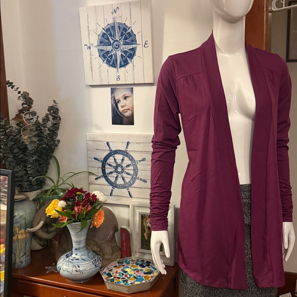 NWT northern reflections size small Women's magenta Purple Open Front Cardigan